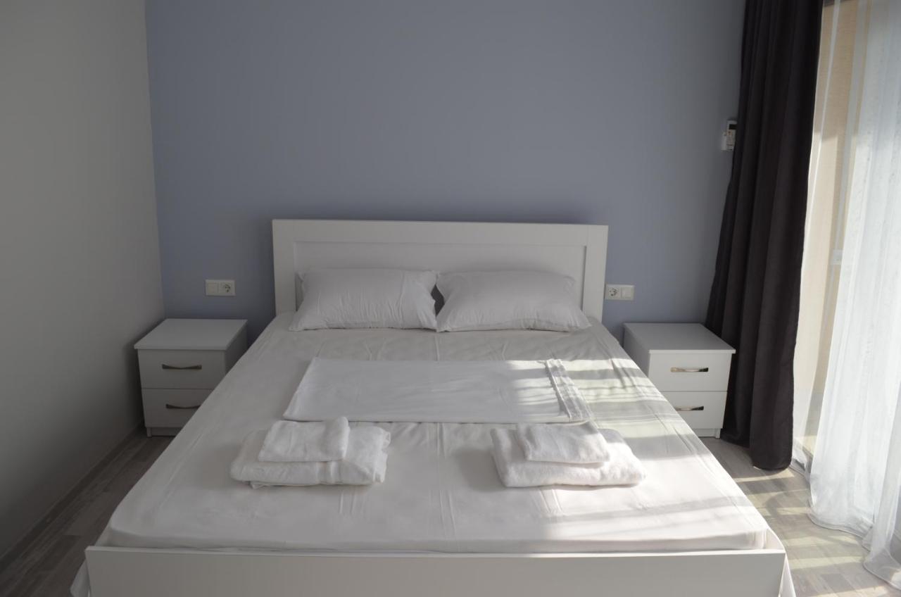Guest House Madonna 코불레티 외부 사진