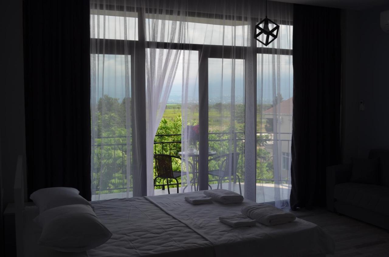 Guest House Madonna 코불레티 외부 사진