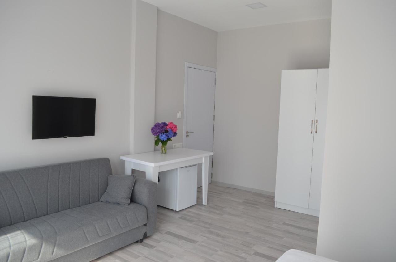 Guest House Madonna 코불레티 외부 사진