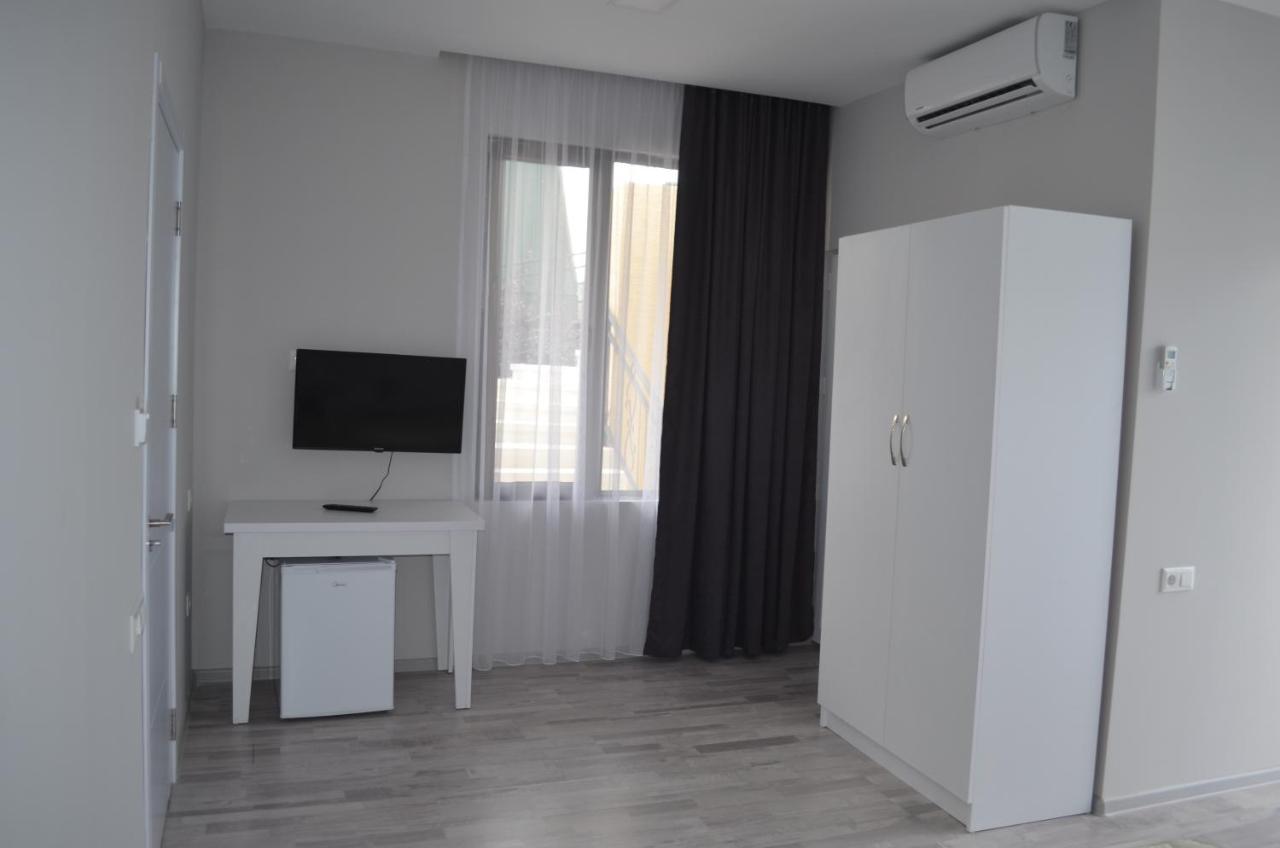 Guest House Madonna 코불레티 외부 사진