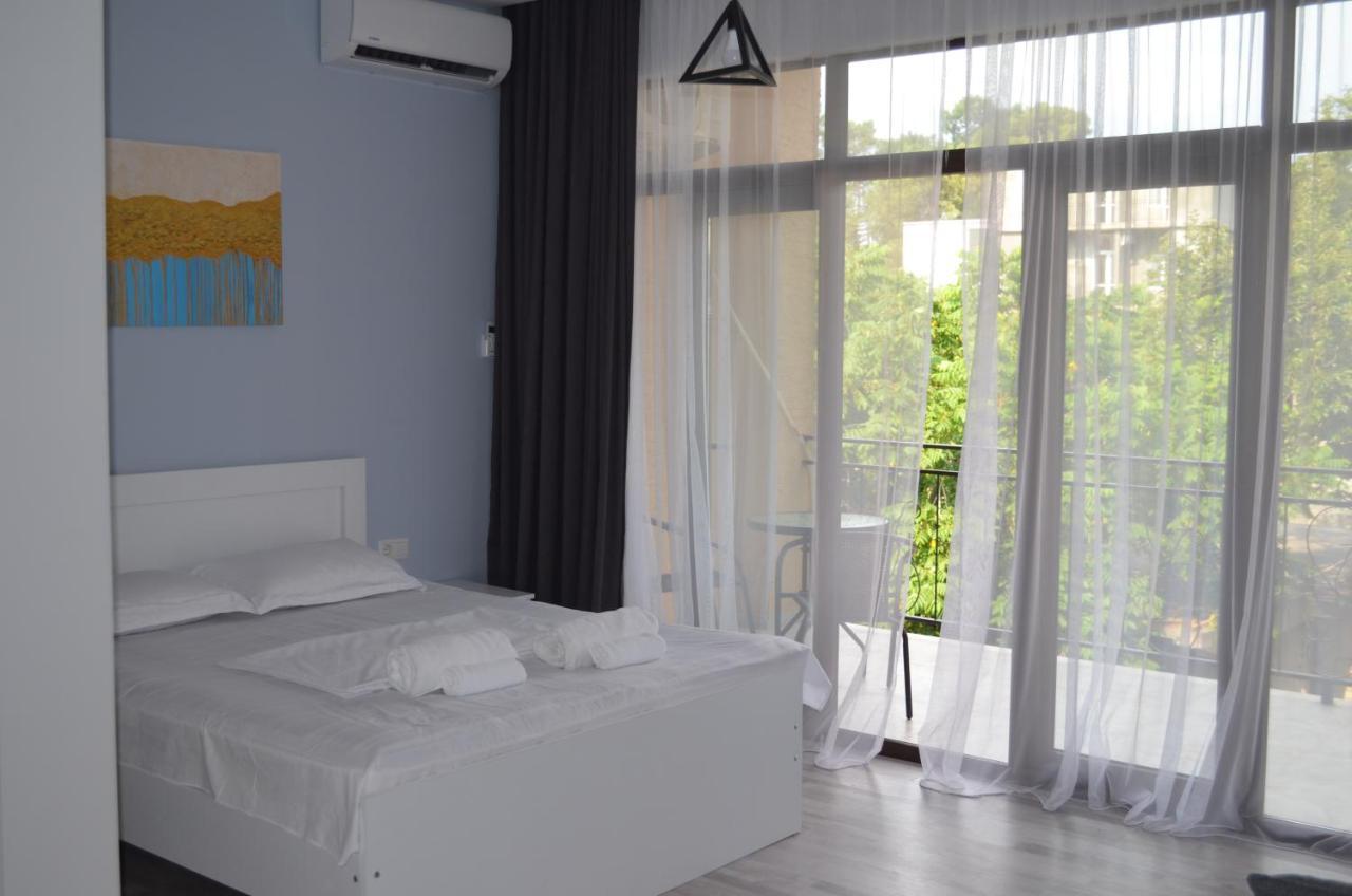 Guest House Madonna 코불레티 외부 사진