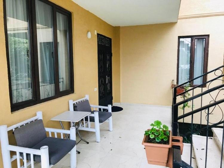 Guest House Madonna 코불레티 외부 사진