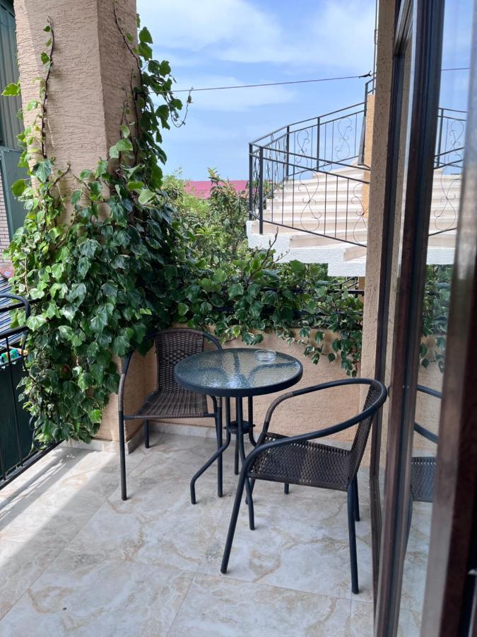 Guest House Madonna 코불레티 외부 사진