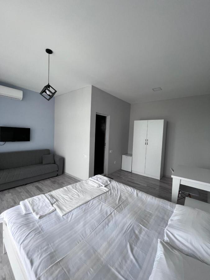 Guest House Madonna 코불레티 외부 사진