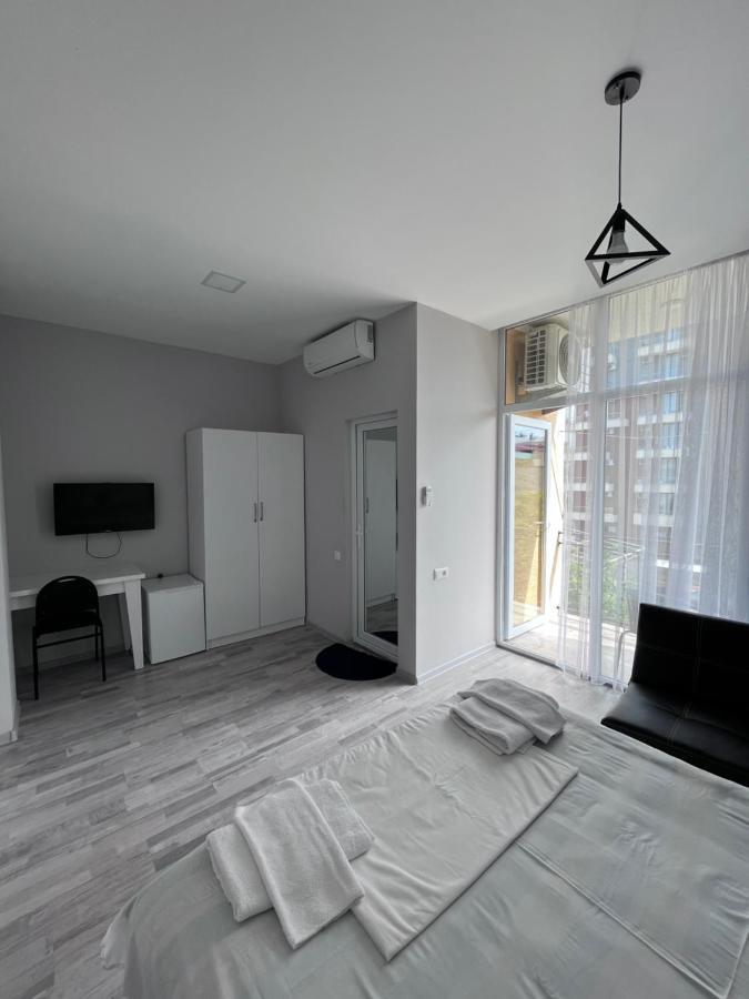 Guest House Madonna 코불레티 외부 사진