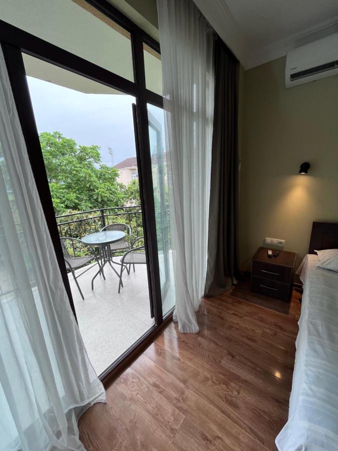 Guest House Madonna 코불레티 외부 사진